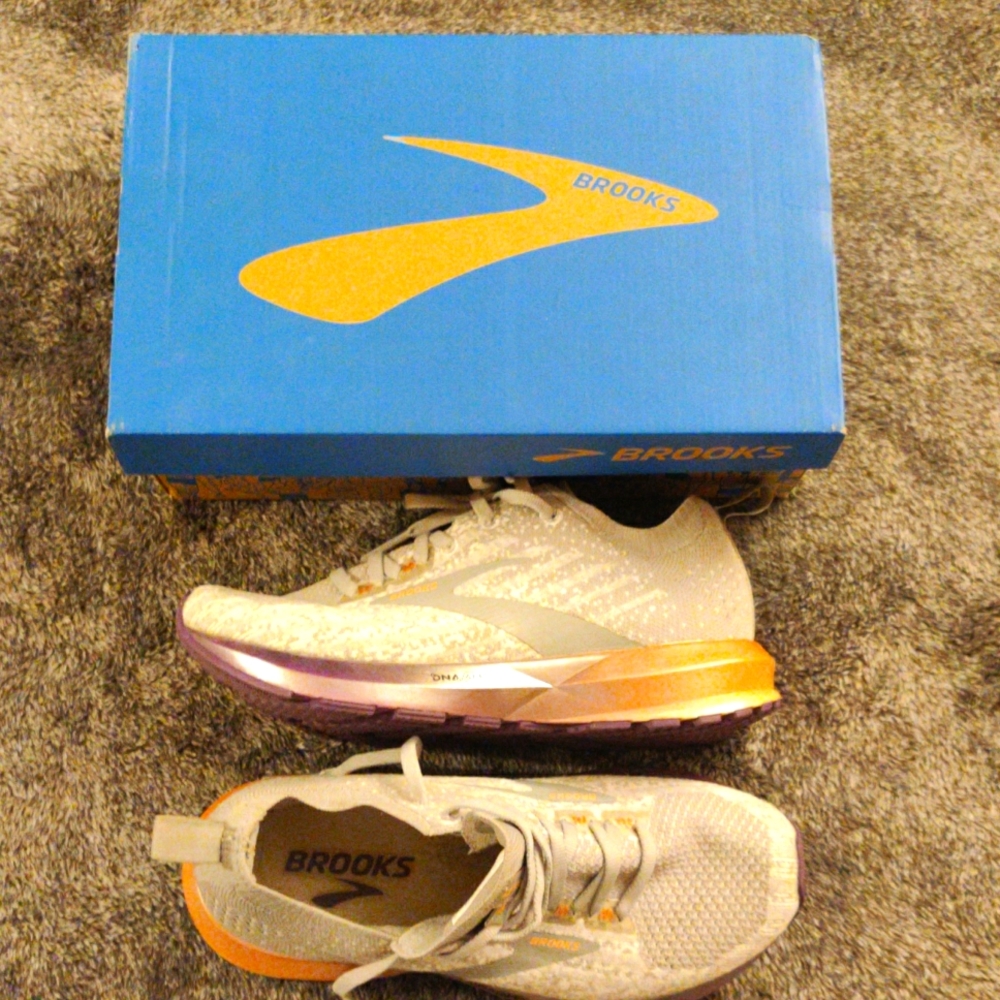Sneakers by Brooks size 6, gray